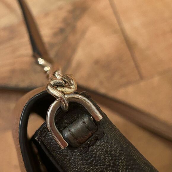 Michael Kors Tan Mott Logo Adjustable Buckle Magnet Crossbody and Zip Wallet - Picture 12 of 16